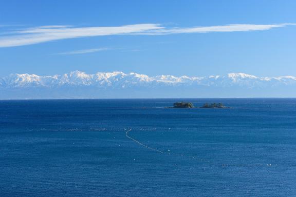 Abuga Island and Tateyama Mountain Range(1)